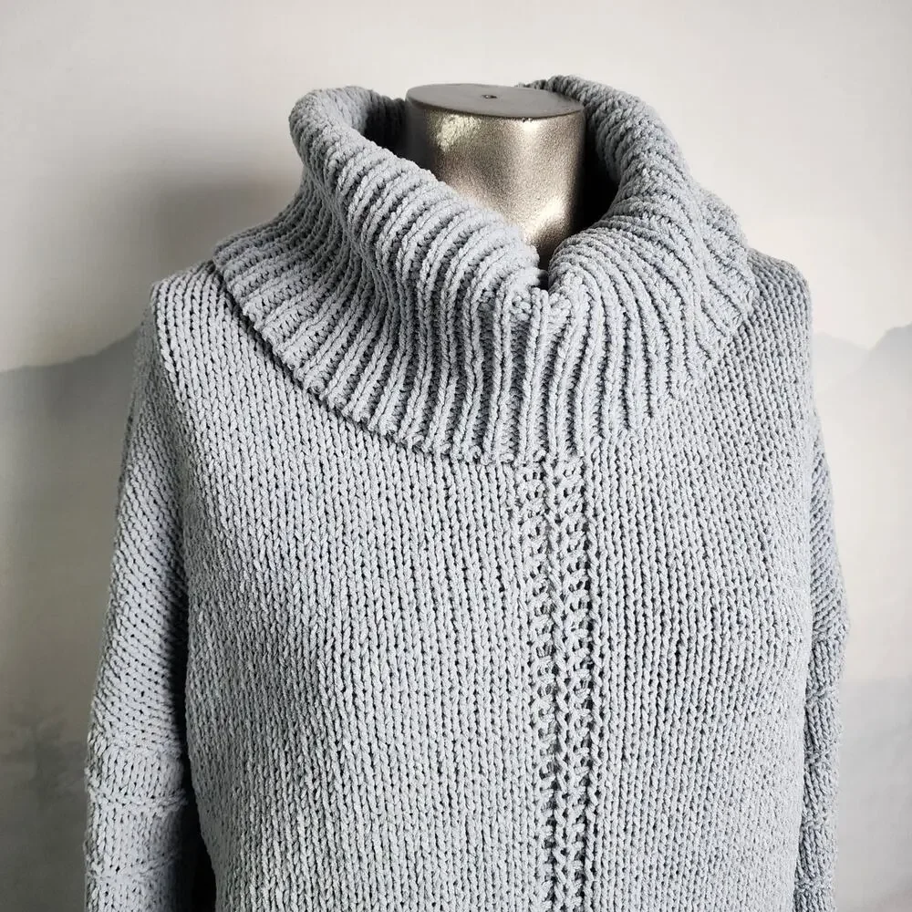 Wonderly Knit Turtleneck Baby Blue Sweater | Women's Small